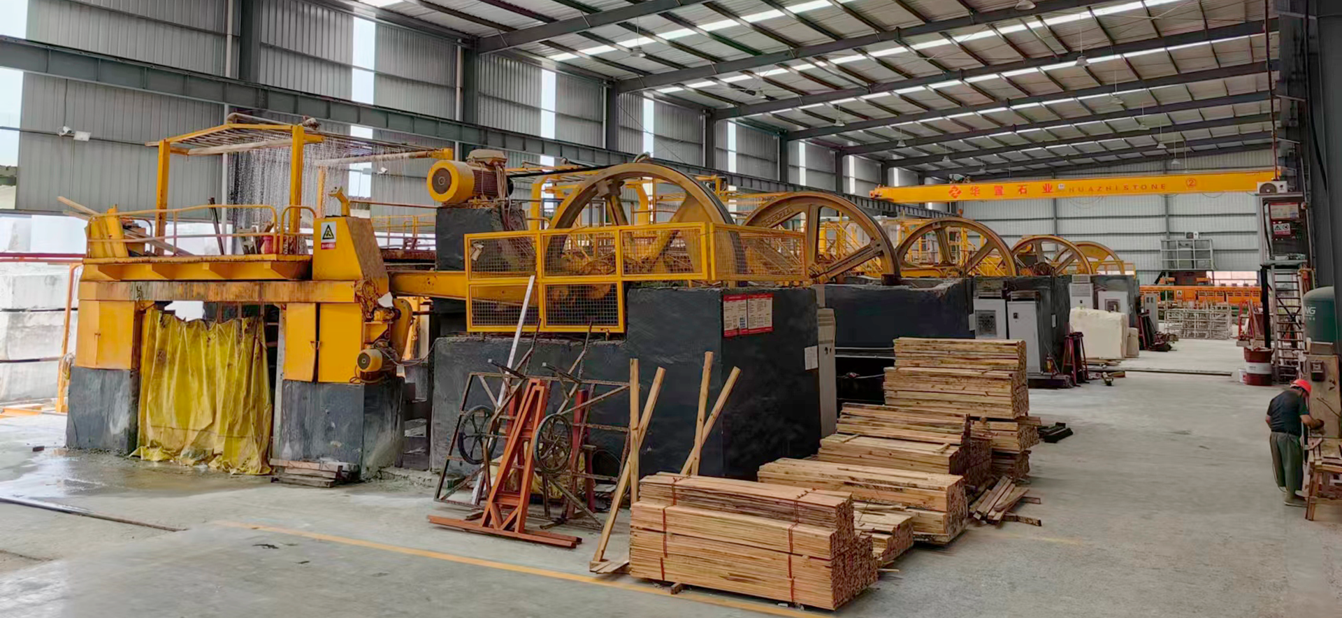 工(gōng)廠(chǎng)內(nèi)景